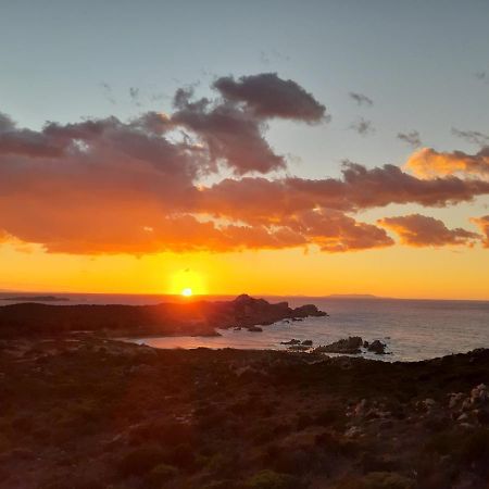 Un Angolo Di Paradiso A Pochi Passi Dal Mare Nel Villaggio Calarossa Isola Rossa Kültér fotó