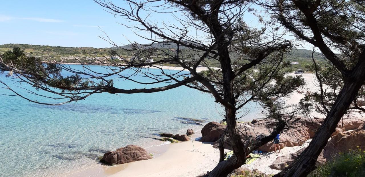 Un Angolo Di Paradiso A Pochi Passi Dal Mare Nel Villaggio Calarossa Isola Rossa Kültér fotó