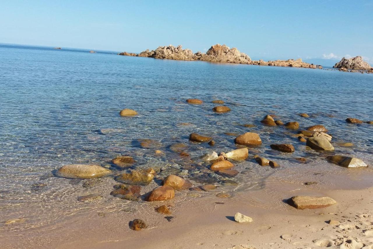Un Angolo Di Paradiso A Pochi Passi Dal Mare Nel Villaggio Calarossa Isola Rossa Kültér fotó
